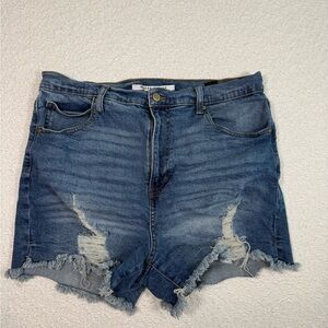 Celebrity Pink Distressed Medium Wash Denim Shorts size 15/32